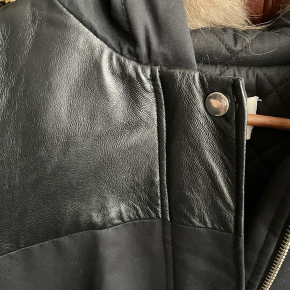 Sandro leather jacket with fur hood - Picture 3 of 7